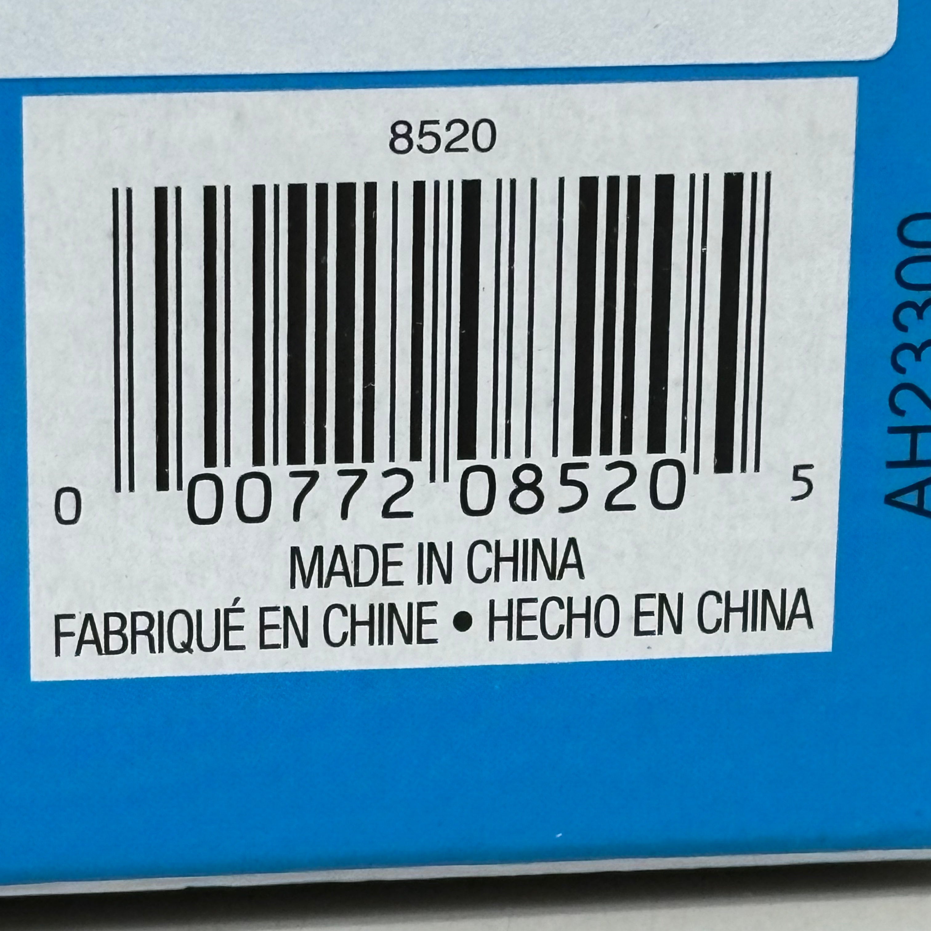 Melissa & Doug Pet Vet Play Set – 24-Piece Veterinarian Role Play Kit for Kids